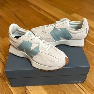 New Balance 327 sneakers Moonbeam Storm Blue. Size 8. New